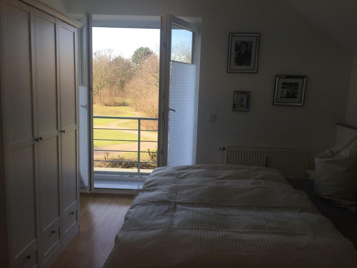 Apartment Mit Parkblick Toenisvorst Luaran gambar