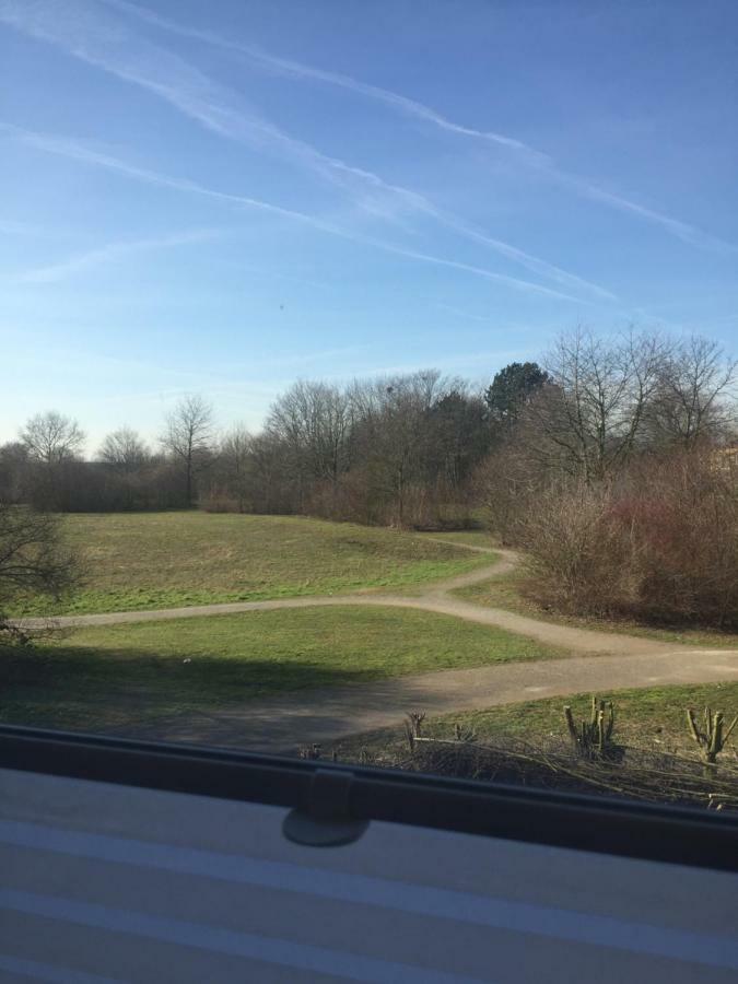 Apartment Mit Parkblick Toenisvorst Luaran gambar